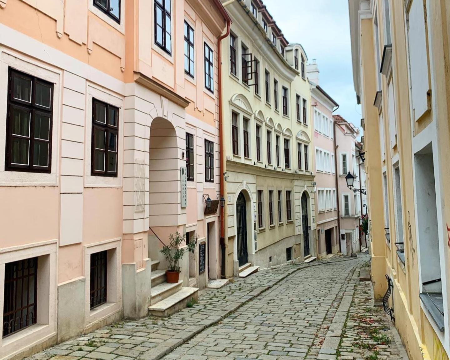 Apartment Emma - Old Town Bratislava Luaran gambar